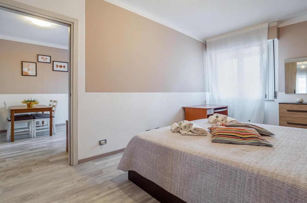 Domus Lucis Apartment Terrace & Private Parking มาริเนลลา ดิ ซาร์ซานา ภายนอก รูปภาพ