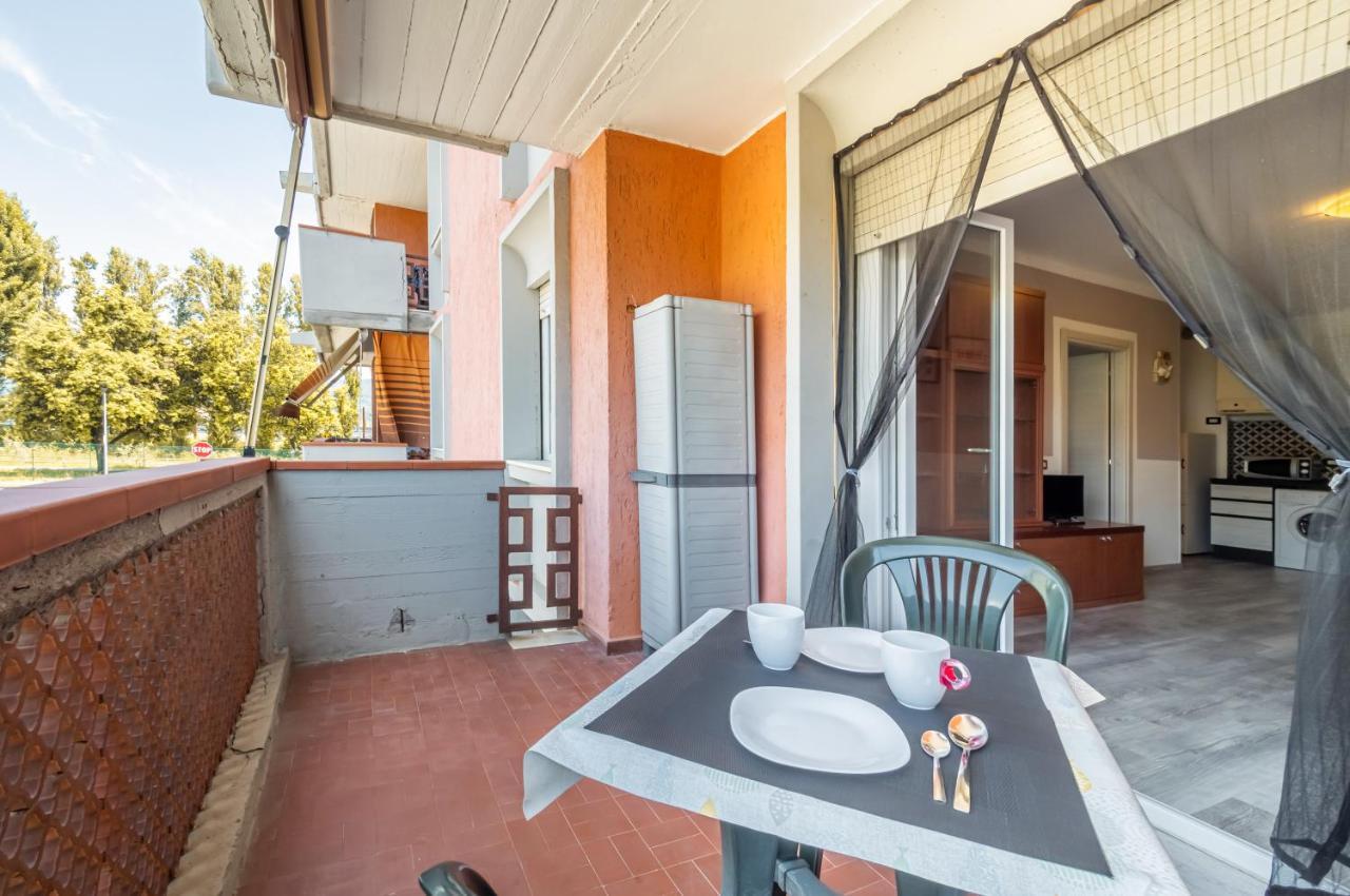 Domus Lucis Apartment Terrace & Private Parking มาริเนลลา ดิ ซาร์ซานา ภายนอก รูปภาพ
