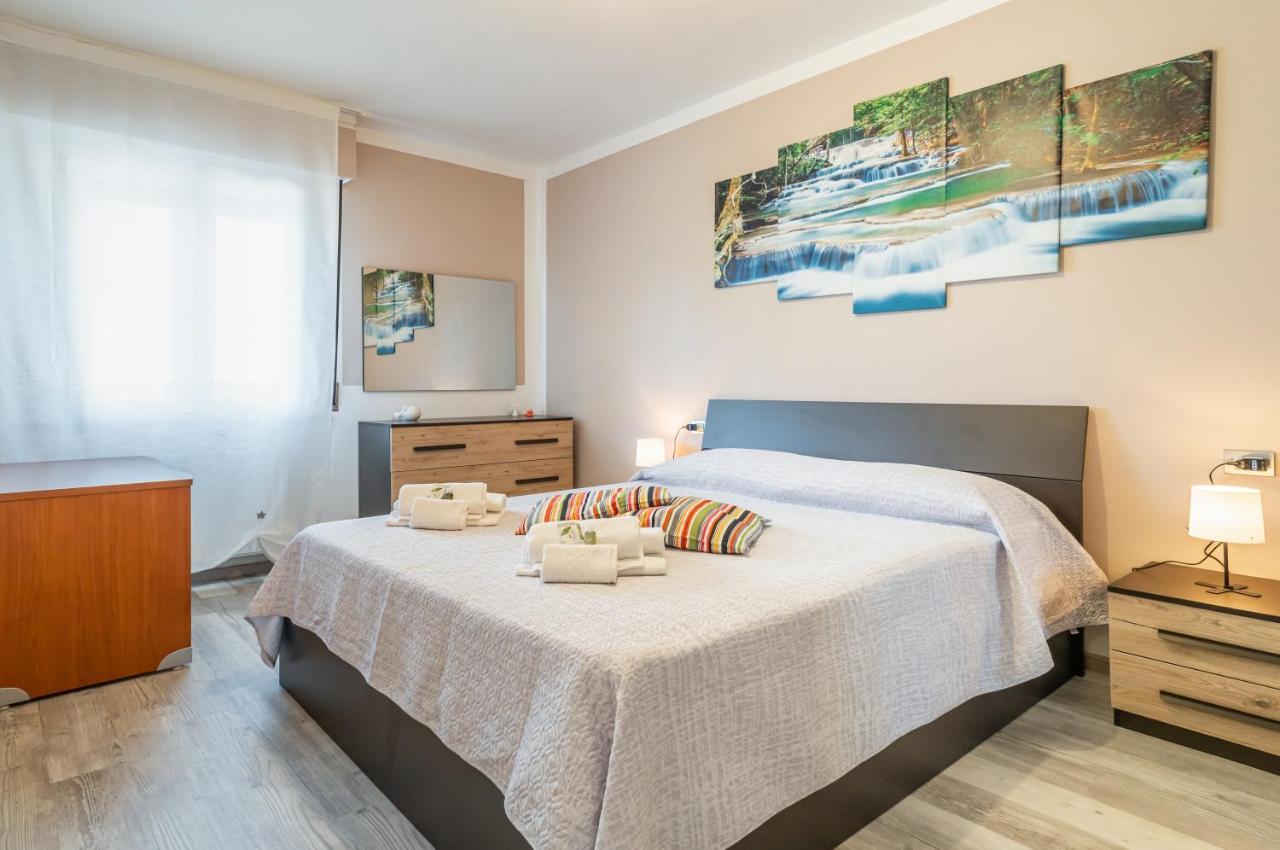 Domus Lucis Apartment Terrace & Private Parking มาริเนลลา ดิ ซาร์ซานา ภายนอก รูปภาพ