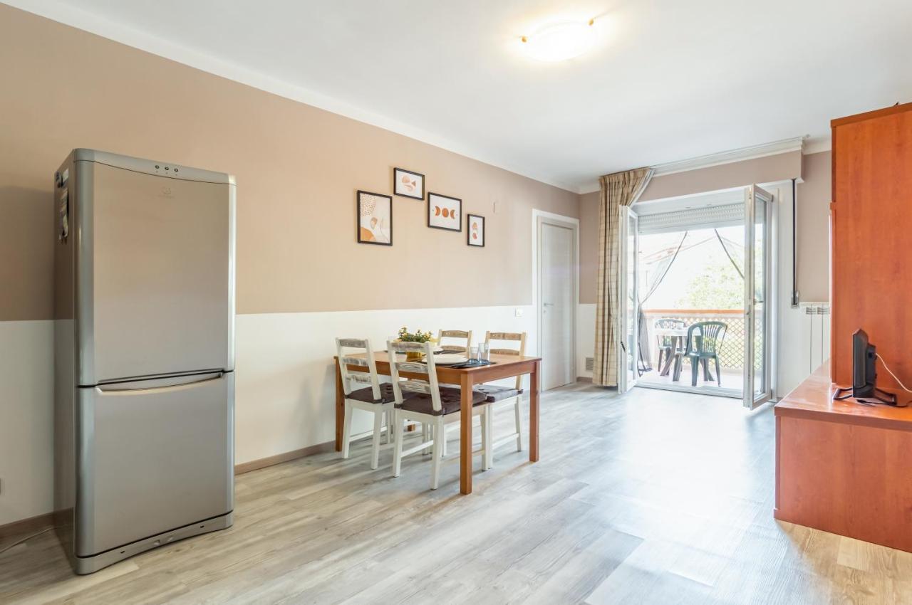 Domus Lucis Apartment Terrace & Private Parking มาริเนลลา ดิ ซาร์ซานา ภายนอก รูปภาพ