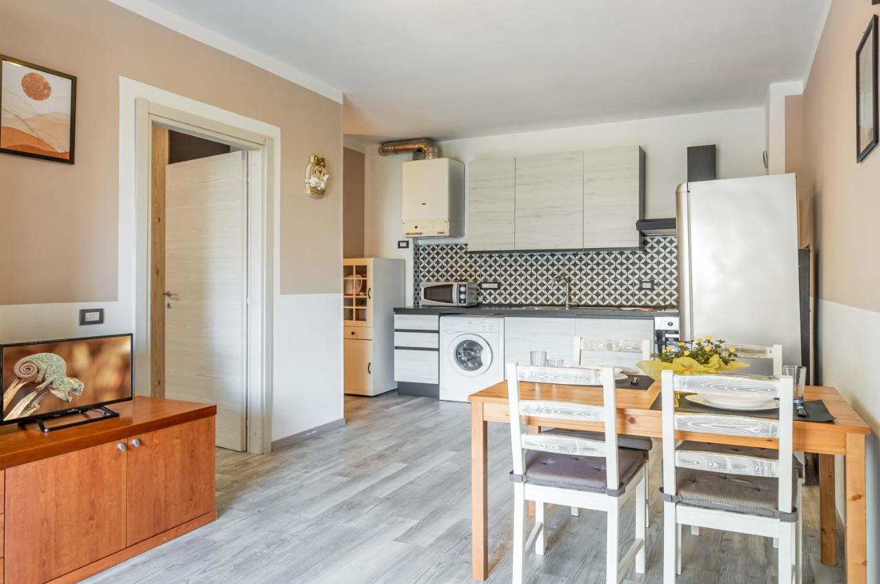 Domus Lucis Apartment Terrace & Private Parking มาริเนลลา ดิ ซาร์ซานา ภายนอก รูปภาพ